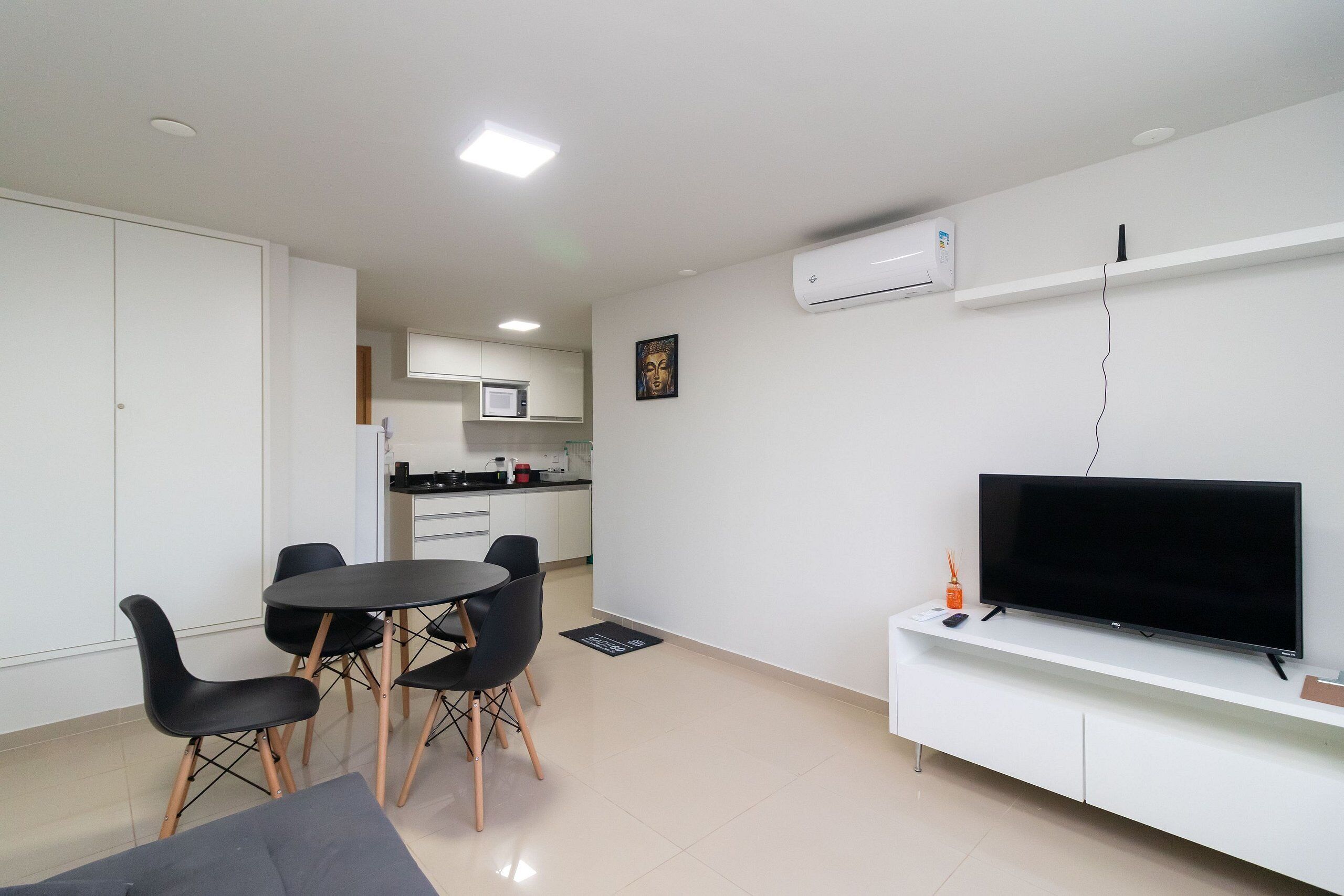 Basic Apartment | Dining