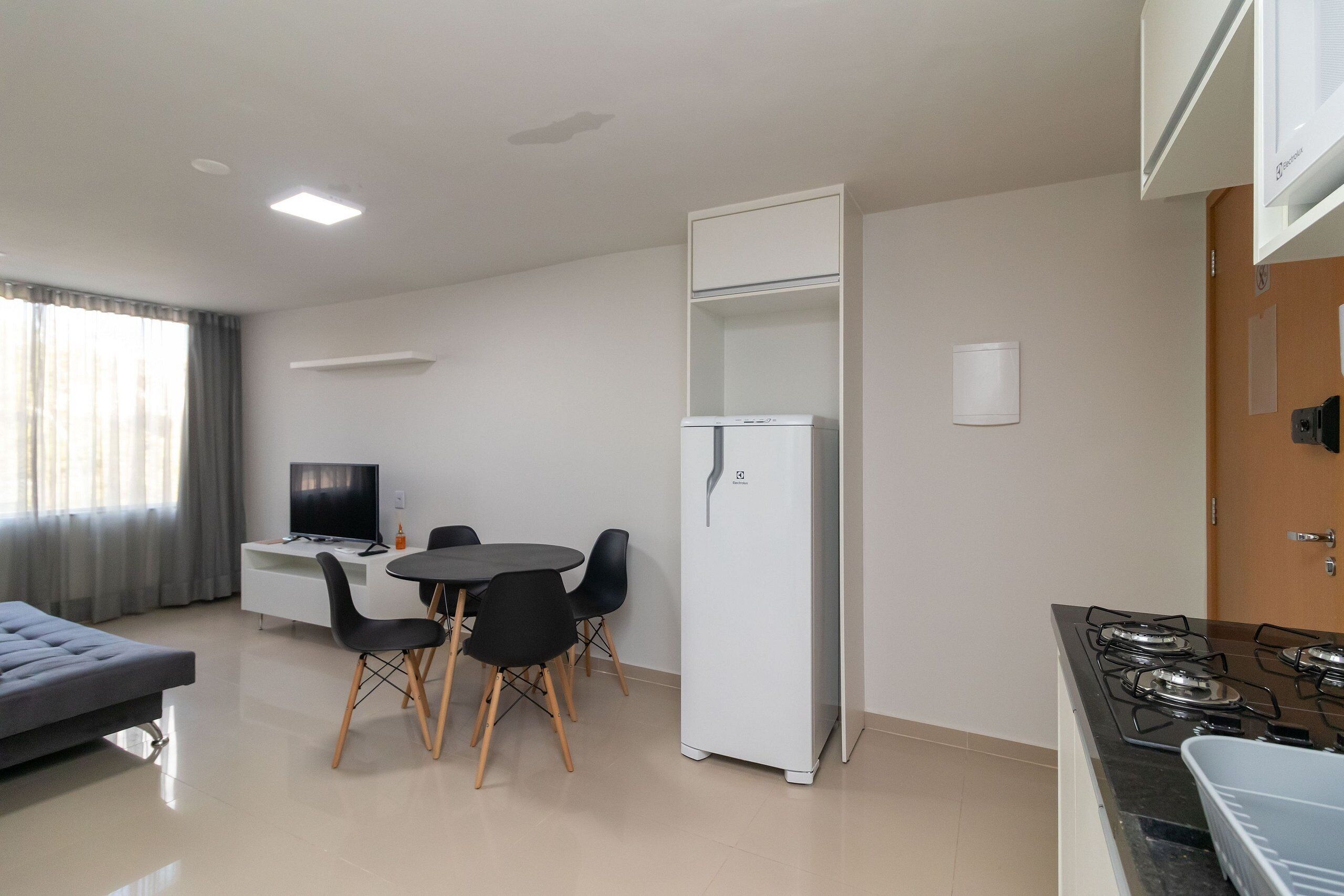 Basic Apartment | Dining