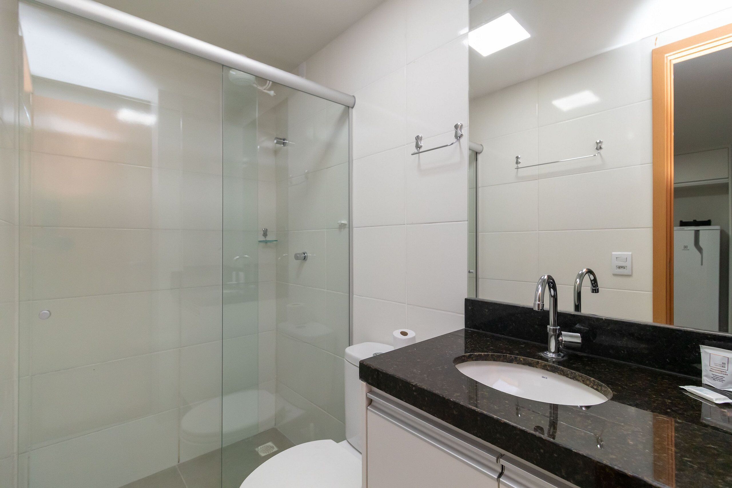 Basic Apartment | Bathroom