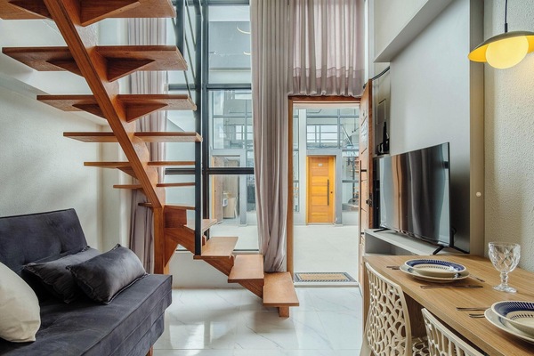 Basic Apartment | Living area | 40-inch TV with digital channels