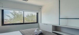 Loft w/ Balcony 50m From the Beach Plo0004