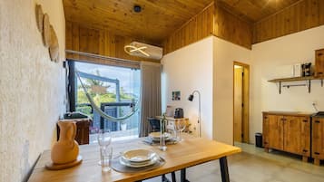 Basic Apartment | Tempat makan