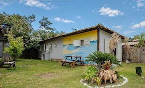 Outdoor dining - Charming House Just Minutes From the Beach Prn0003 (Imbituba)