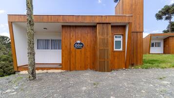Basic Apartment | Exterior
