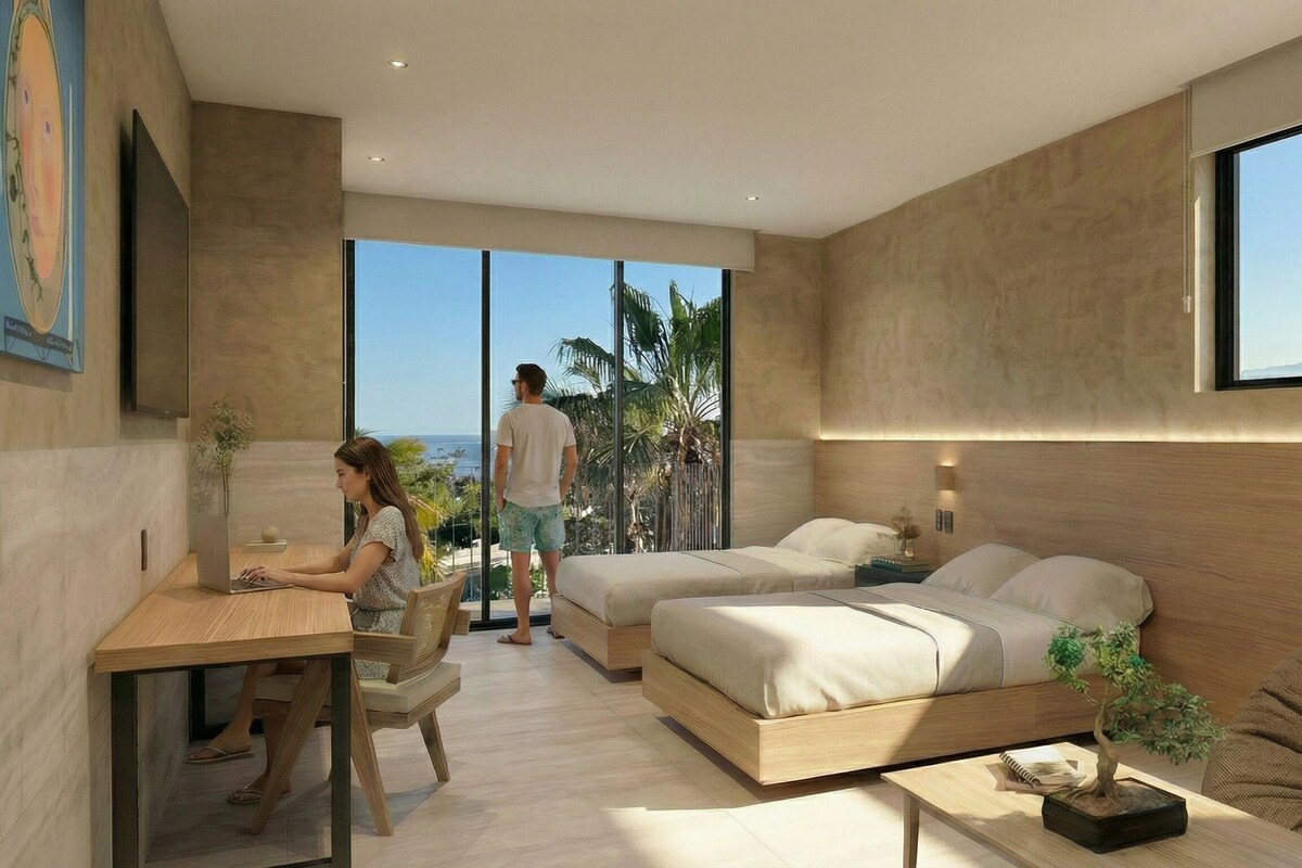 Deluxe Suite, Partial Sea View
