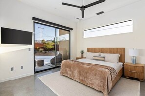 Room - Daybreak | custom pool, spa, sauna, wellness room (Twentynine Palms)