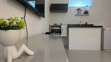 Apartment, Air conditioning, City View | Private kitchen