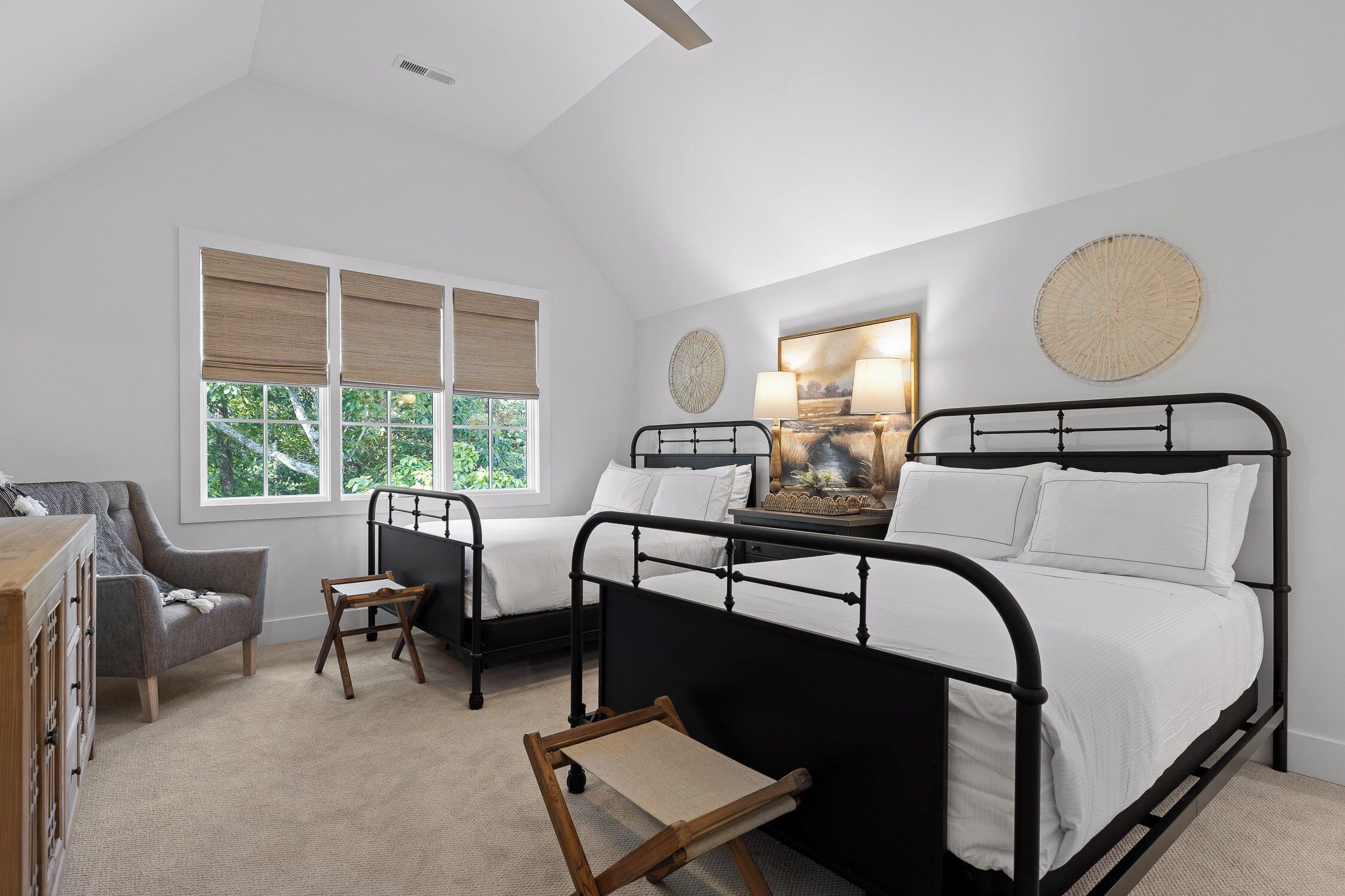 WiFi (free), bed sheets
