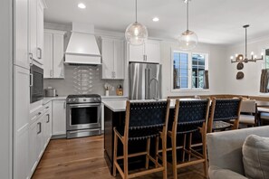 Private kitchen - McLemore Resort - 41 Peregrine Lane - Walking distance to Range and Clubhouse (Rising Fawn)