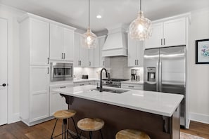 Private kitchen - McLemore Resort - 77 Peregrine Lane (Rising Fawn)