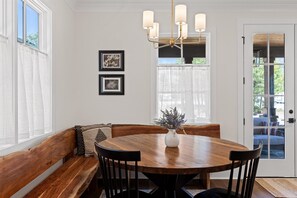 Dining - McLemore Resort - 77 Peregrine Lane - Walking distance to Range and Clubhouse (Rising Fawn)