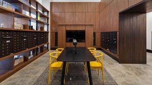 Dining - The House of Luxe High-Rise Apartment With City View (Atlanta)