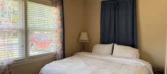 Spacious 3-bedroom house in Tulsa-A Getaway Near the Gathering Place.