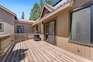 Terrace/patio - Nordic Spa Chalet Hot tub Sauna Cold Plunge (Truckee)