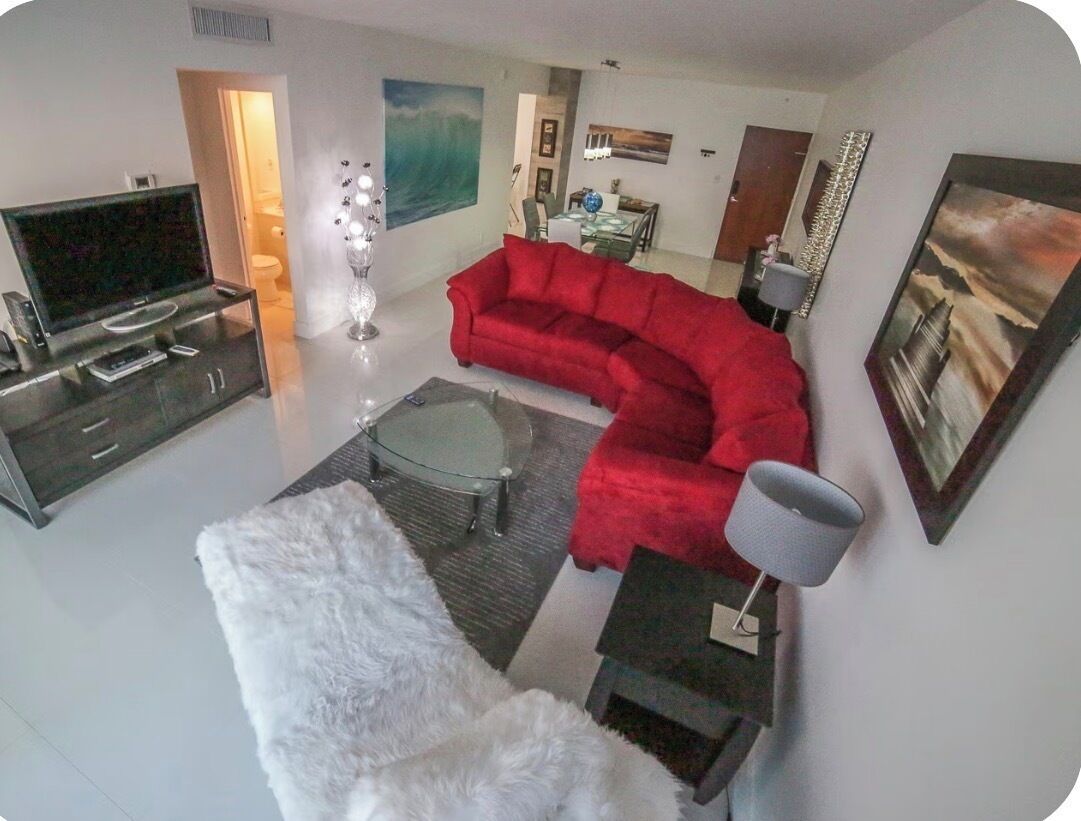 New Romantic Vacation Condo With Breathtaking Ocean And City View From Top Floor - Hallandale Beach, FL