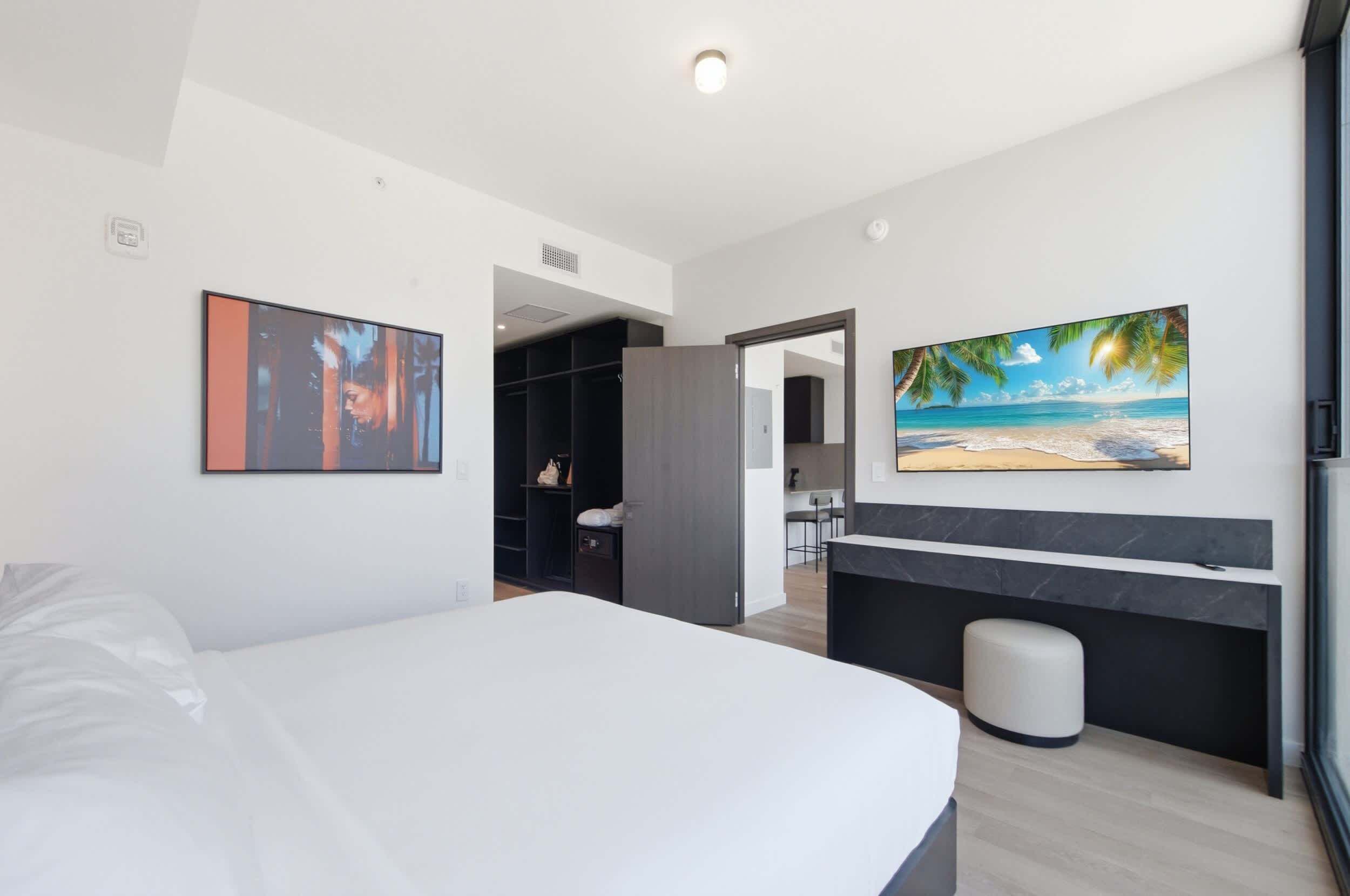 Iron/ironing board, travel crib, WiFi, bed sheets