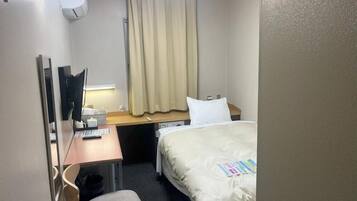 Basic Single Room | Desk, laptop workspace, WiFi (free), bed sheets