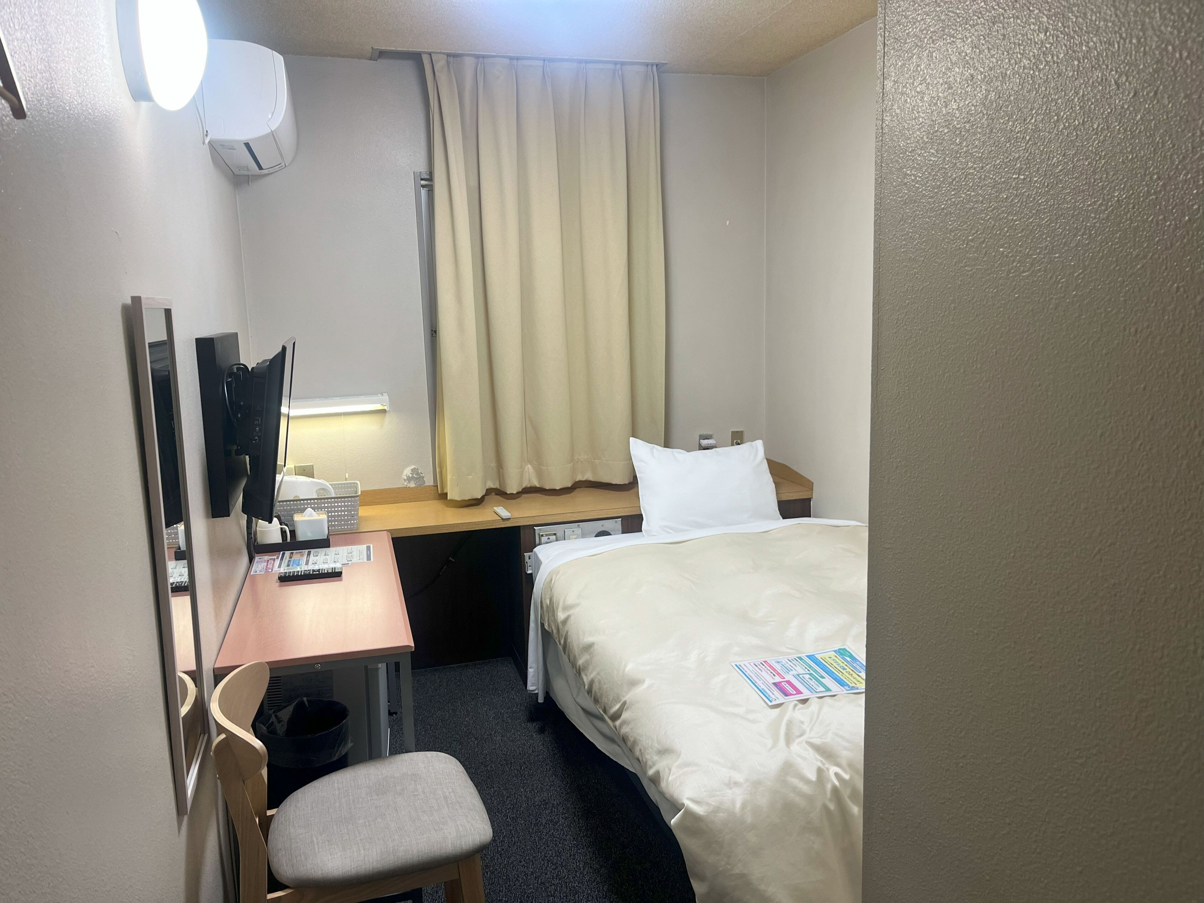 Basic Single Room | Desk, laptop workspace, WiFi (free), bed sheets