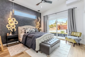 1 bedroom, in-room safe, WiFi (free), bed sheets - Cozy house in marvelous Yucca Valley with Playground #2 (Yucca Valley)