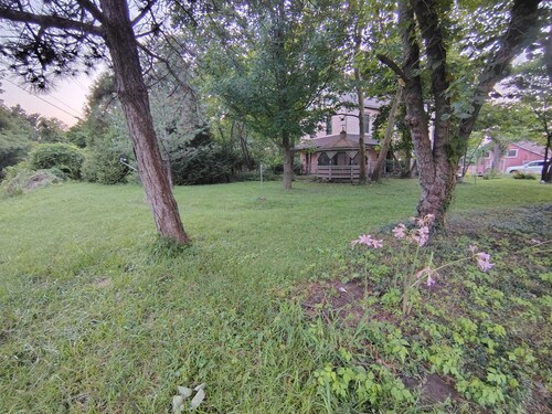 Welcoming 6-bedroom  farmhouse with AC in charming Rocheport Countryside
