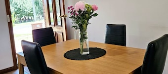 The Little Benalla Escape - Cosy Country Getaway