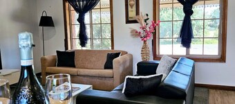 The Little Benalla Escape - Cosy Country Getaway