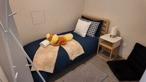 2 多间卧室、熨斗/熨衣板、WiFi、床单