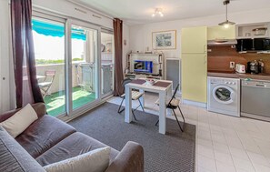 Living Room - Awesome apartment in Antibes Les Pins with house sea view (Antibes Les Pins)