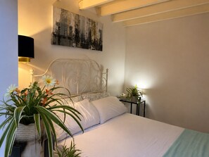 1 bedroom, WiFi, bed sheets - Guest House Central London: Pet-Friendly and Free Parking (London)