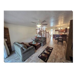Living area - Waterfront Townhome on Tsala Apopka Chain of Lakes, 2 min to Downtown Inverness (Inverness)
