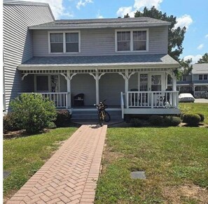 Exterior - Waterfront Townhome on Tsala Apopka Chain of Lakes, 2 min to Downtown Inverness (Inverness)
