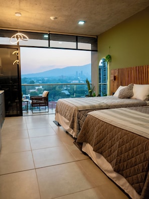 Room - Everything is just a few minutes away in San Salvador! Perfect for couples, families, work, and partying (San Salvador)