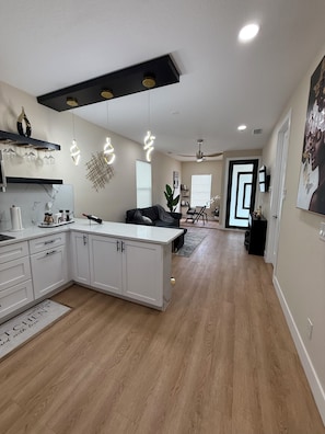 Living area - Cozy renovated home in ybor-city, historic district (Tampa)