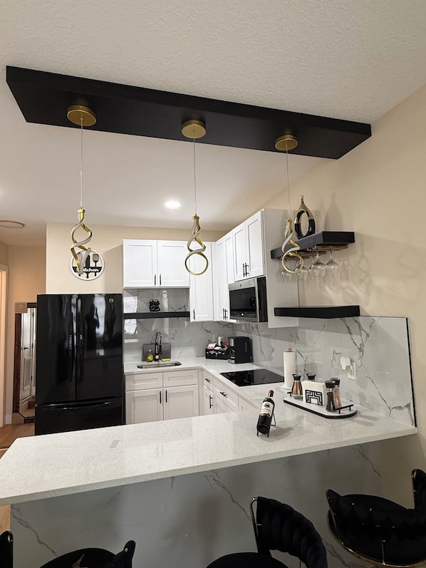 Private kitchen - Cozy renovated home in ybor-city, historic district (Tampa)