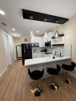 Private kitchen - Cozy renovated home in ybor-city, historic district (Tampa)