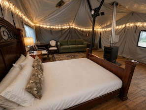 Bed sheets - HFF Farm Glamping Resort — 140 Acres of Alberta Beach Adventure (Alberta Beach)