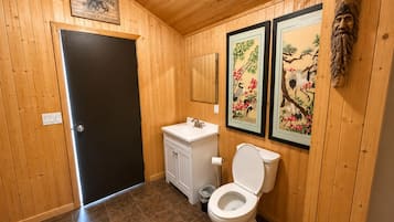 シャワー、石鹸、トイレットペーパー