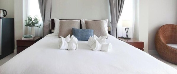Deluxe Double Room, Balcony, Mountain View | Peti besi dalam bilik, Wi-fi percuma 