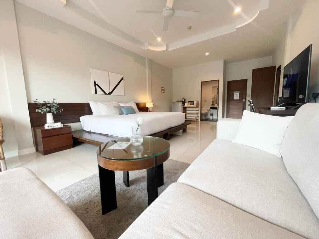 Deluxe Double Room, Balcony, Mountain View | In-room safe, free WiFi