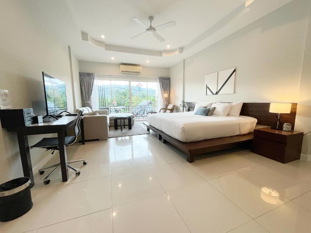 Habitación Deluxe doble, balcón, vistas a la montaña | Caja fuerte y wifi gratis