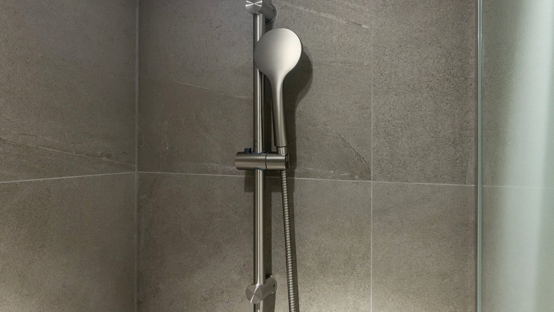 Deluxe Comic Book | Bathroom | Hair dryer, bathrobes, slippers, bidet