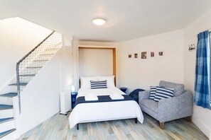 Unclassified image, 5 of 14, button - The Lighthouse at Ligar Bay - Romantic Coastal Escape with Spa (Ligar Bay)