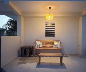 Unclassified image, 5 of 19, button - Enjoy a stylish experience at this centrally located place.

 (Willemstad)