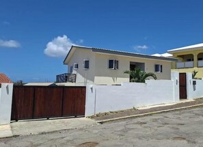 Unclassified image, 4 of 19, button - Enjoy a stylish experience at this centrally located place.

 (Willemstad)