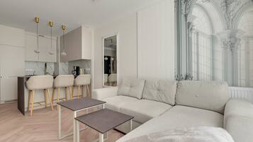 Deluxe Apartment | Living area