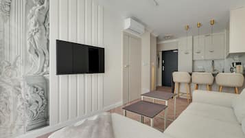 Deluxe Apartment | Living area