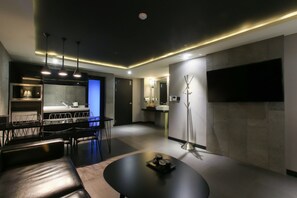 TV - Yeoksam Premier Hotel YXM  (Seoul)