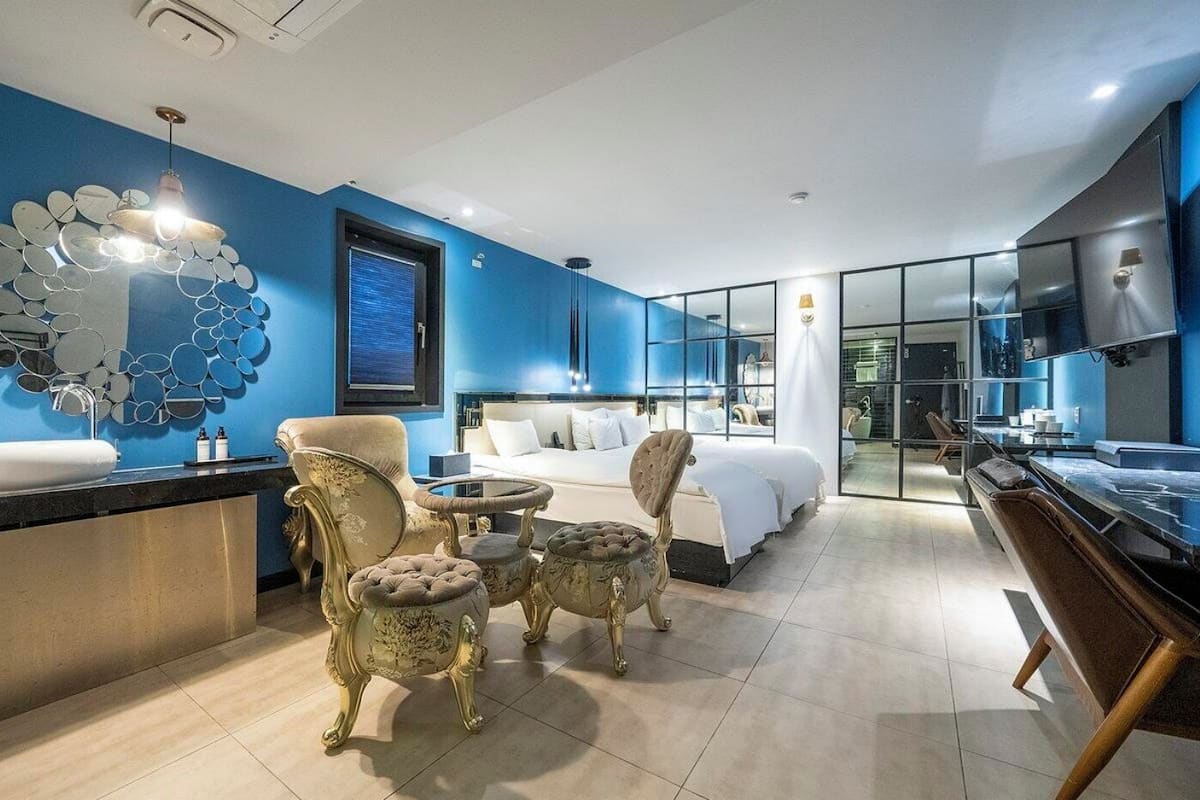 Wifi gratis y ropa de cama