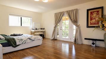 3 bedrooms, WiFi, bed sheets