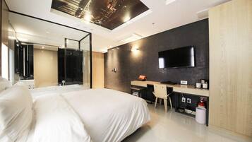 WiFi (free), bed sheets